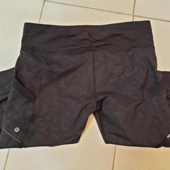 lululemon athletica Pants - Lululemon crop pants